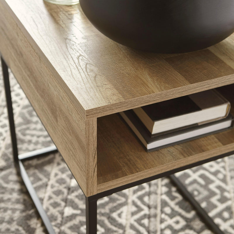 Signature Design by Ashley Gerdanet End Table T150-3 IMAGE 6
