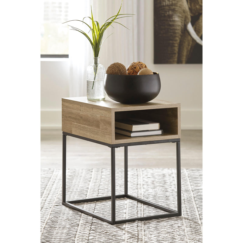 Signature Design by Ashley Gerdanet End Table T150-3 IMAGE 7